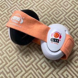 Baby noise-reducing earmuffs